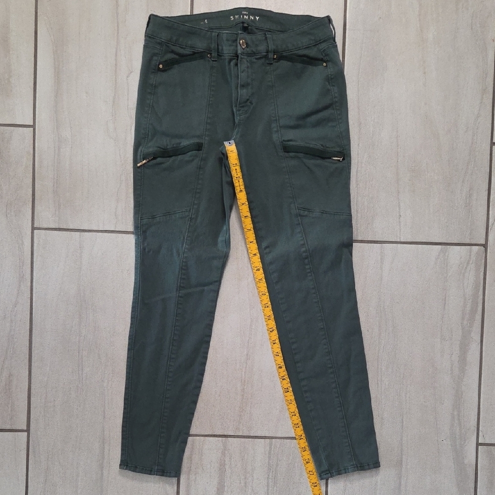 WHBM Dark Green Skinny Pants/Jeans With Velvet Pocket Accents Size 4 - Picture 4 of 5